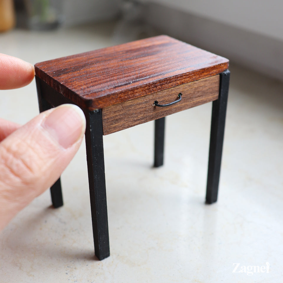 Miniature small desk