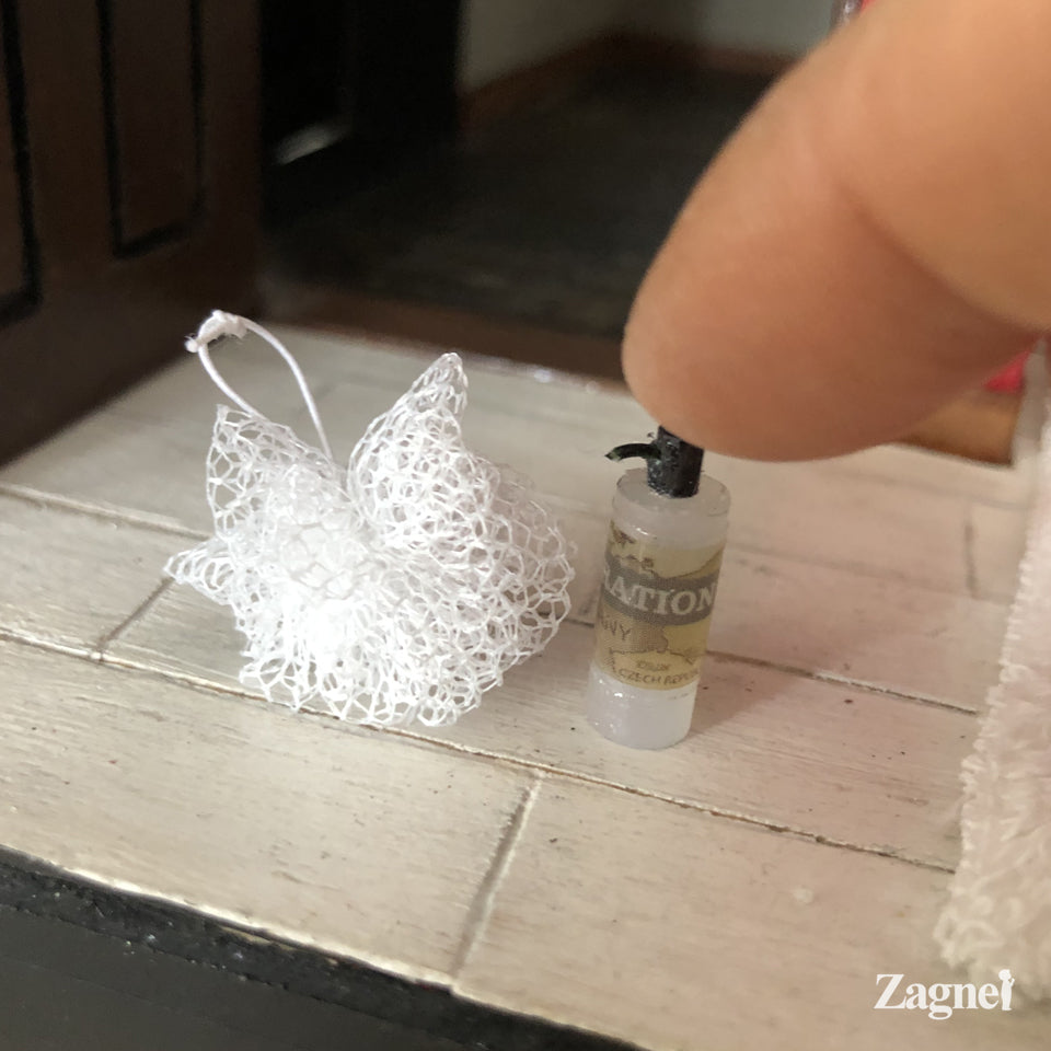 Miniature_shower sponge