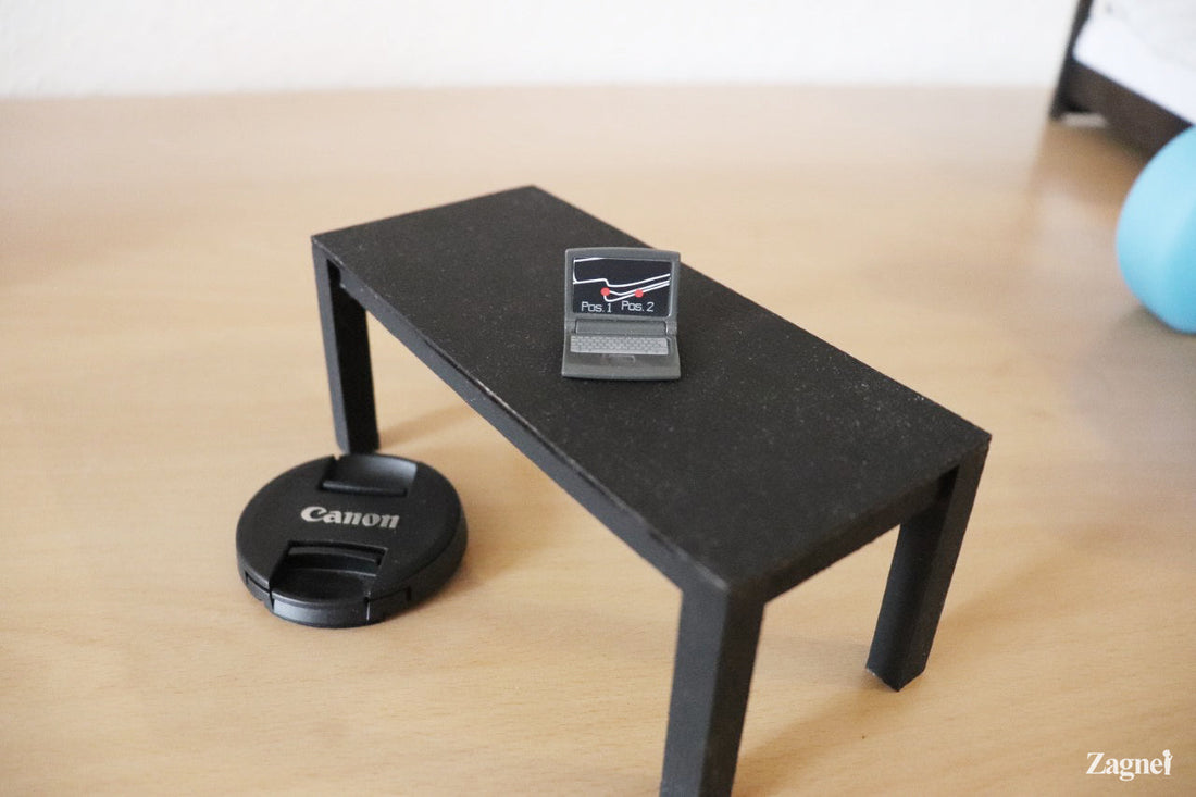 Miniature working desk
