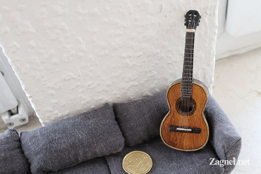 Miniature Classic guitar